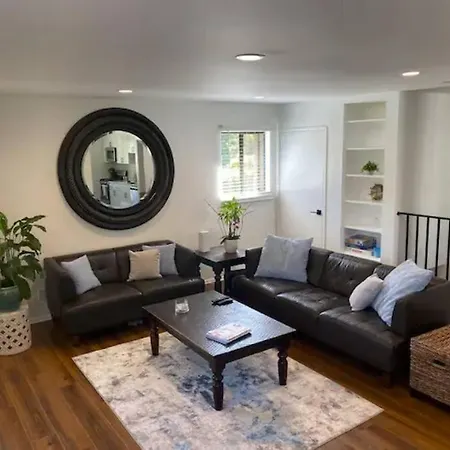 Located In The Heart Of The West Side Apartment